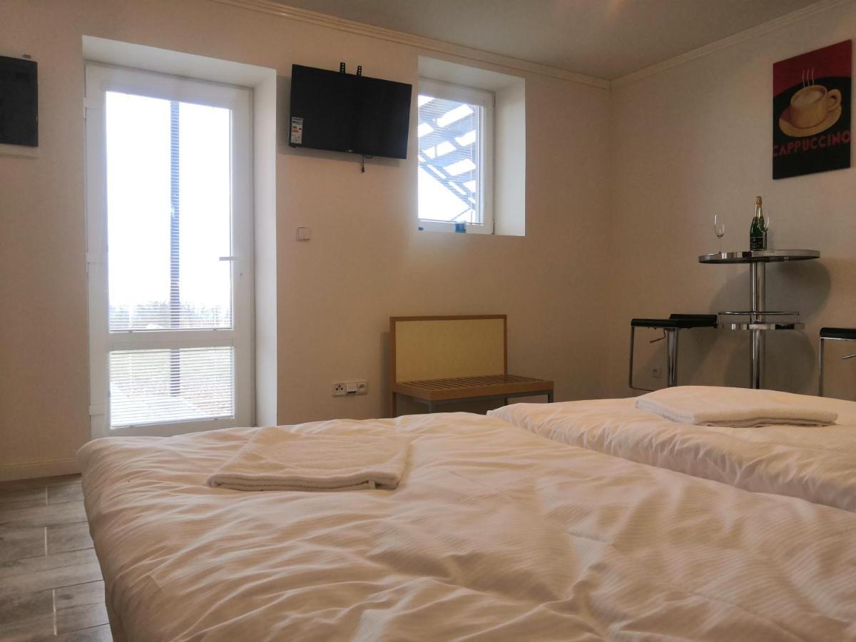 Vehlovice Apartments Mělník Esterno foto