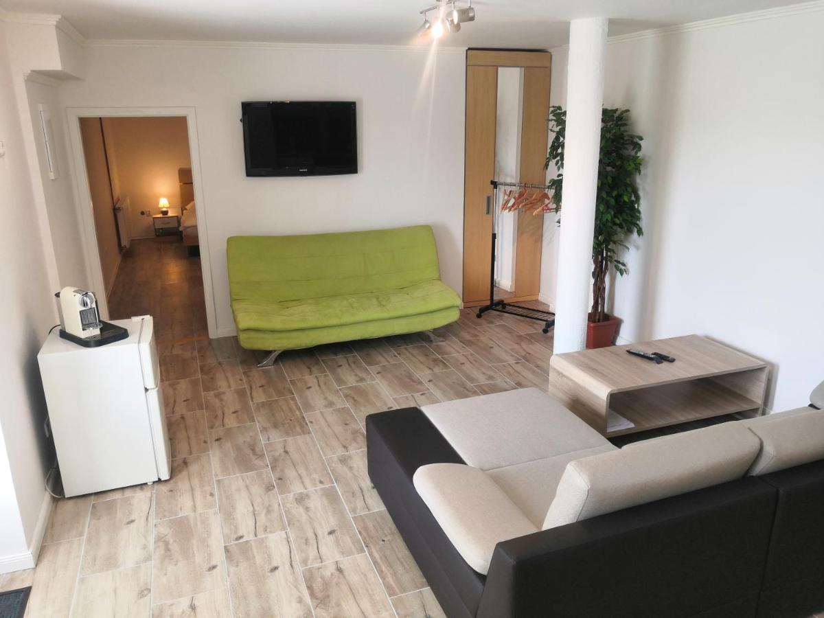 Vehlovice Apartments Mělník Esterno foto