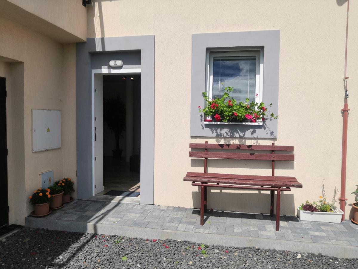 Vehlovice Apartments Mělník Esterno foto