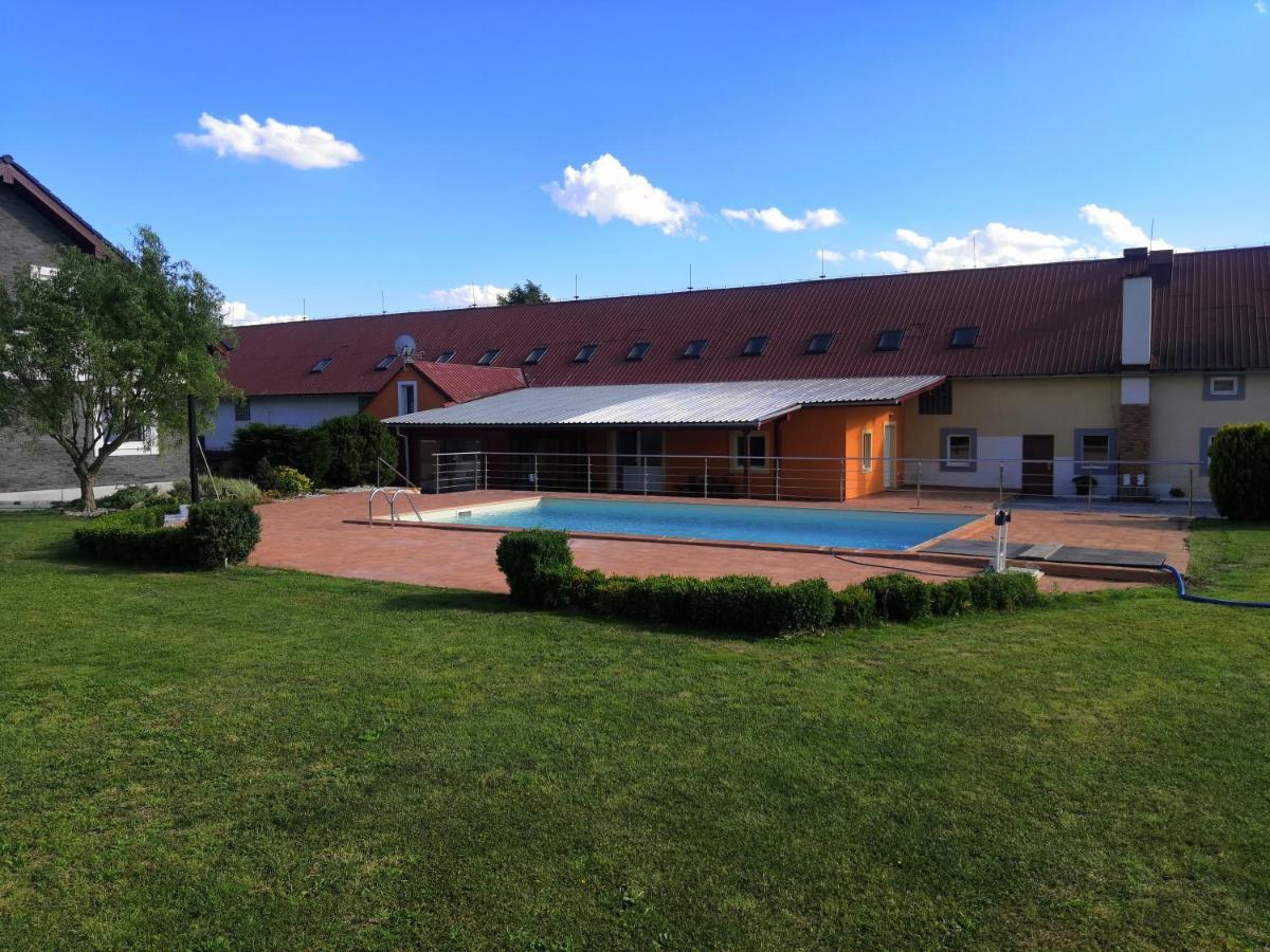 Vehlovice Apartments Mělník Esterno foto