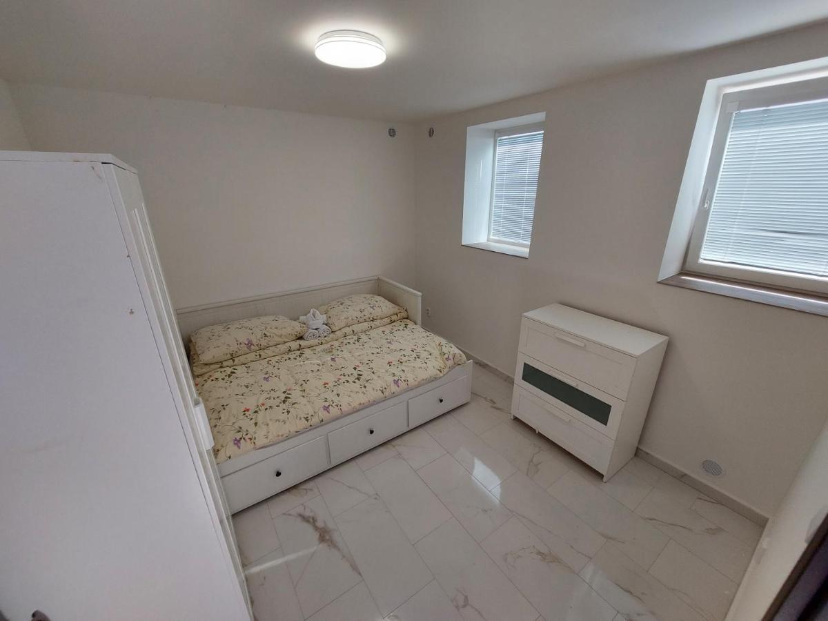 Vehlovice Apartments Mělník Esterno foto