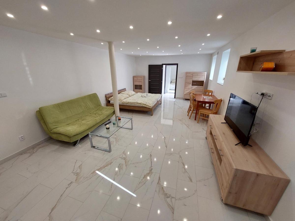 Vehlovice Apartments Mělník Esterno foto